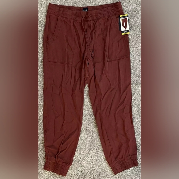NWT Gap Women's Tencel Jogger Maroon Pull On Everyday Wear Pants - Picture 2 of 15